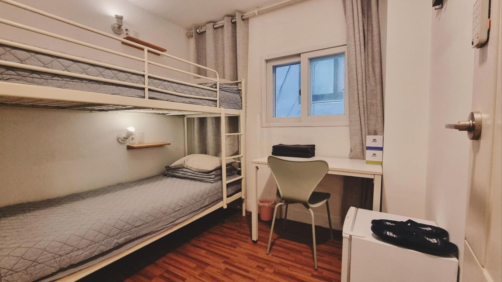 Blue Boat Hostel Myeongdong โซล ภายนอก รูปภาพ