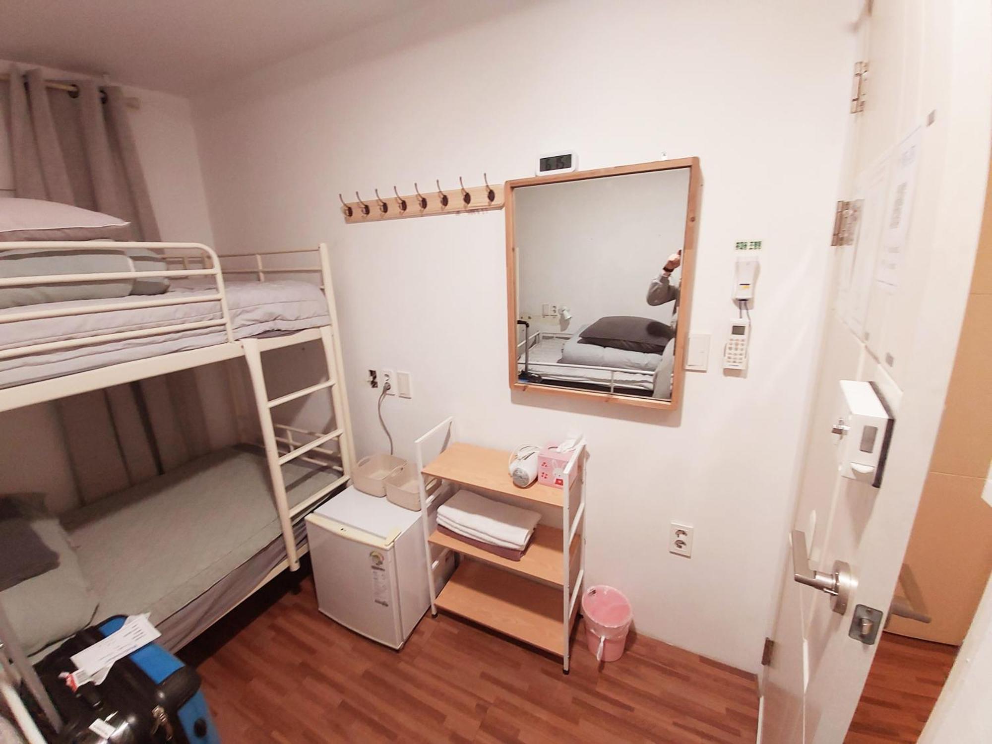 Blue Boat Hostel Myeongdong โซล ภายนอก รูปภาพ